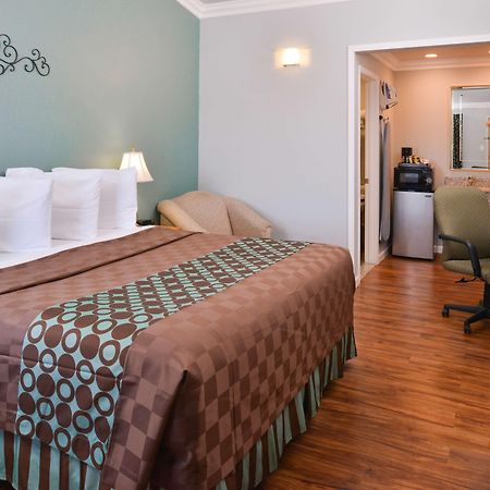 Americas Best Value Inn Лос Баньос Екстериор снимка