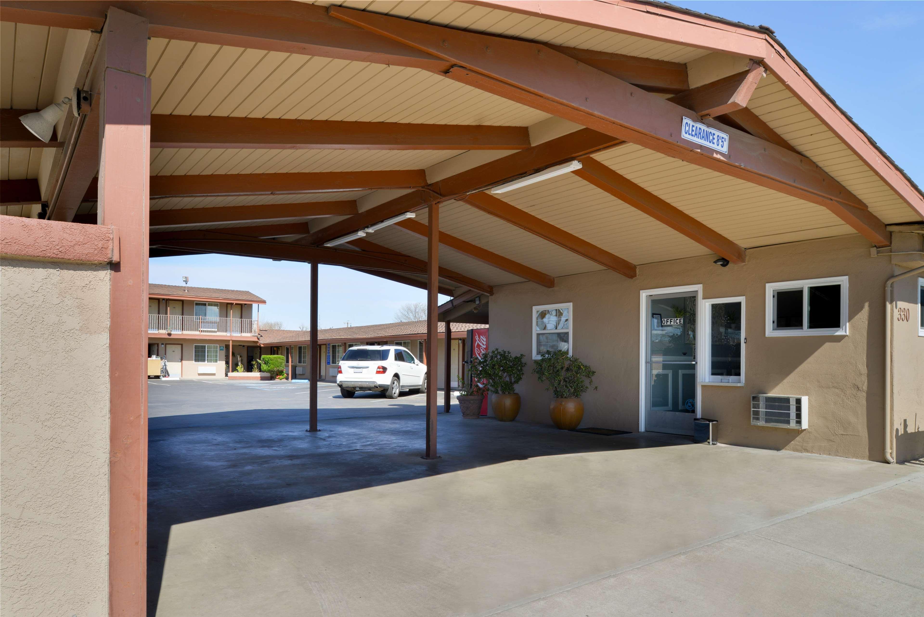 Americas Best Value Inn Лос Баньос Екстериор снимка