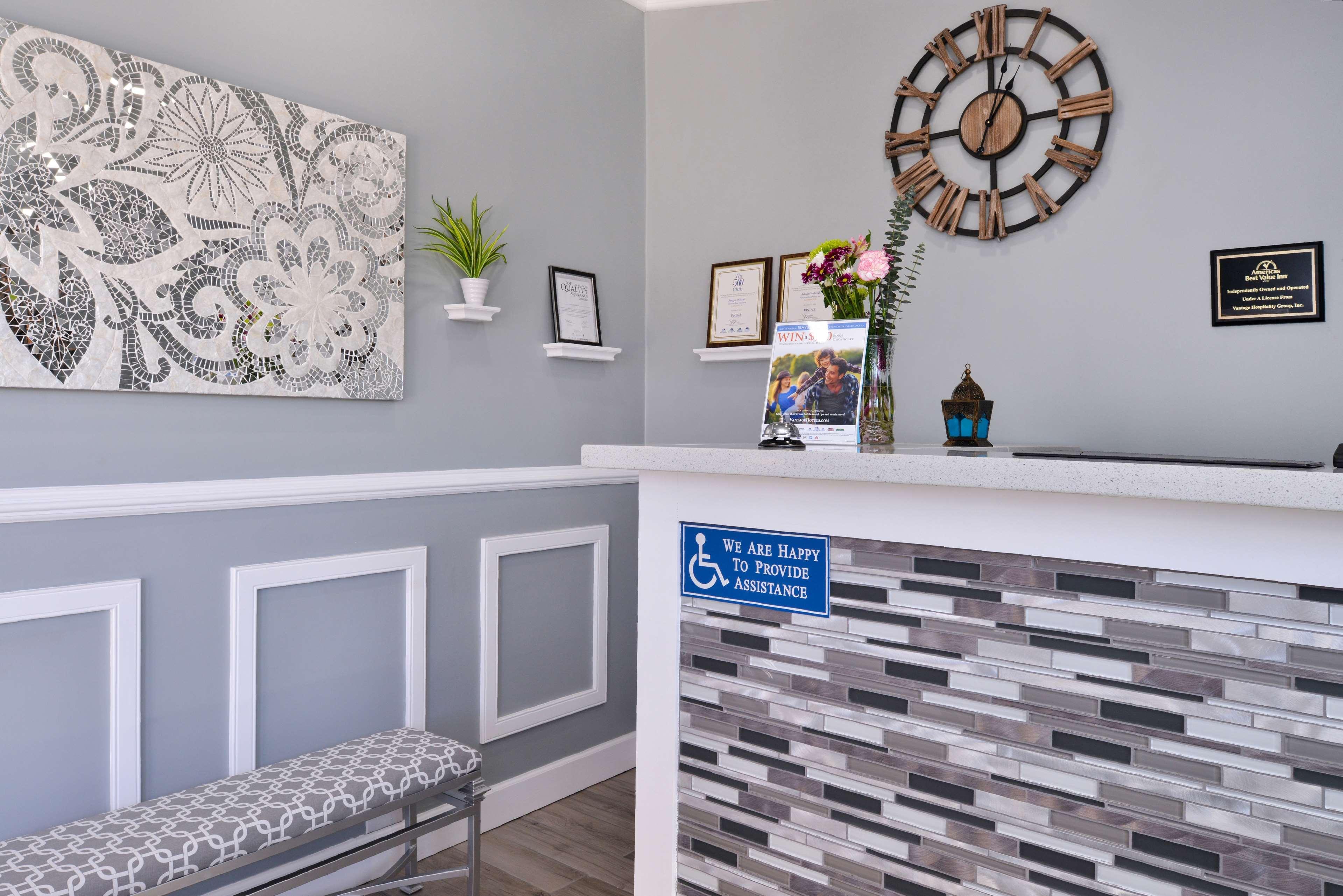Americas Best Value Inn Лос Баньос Екстериор снимка