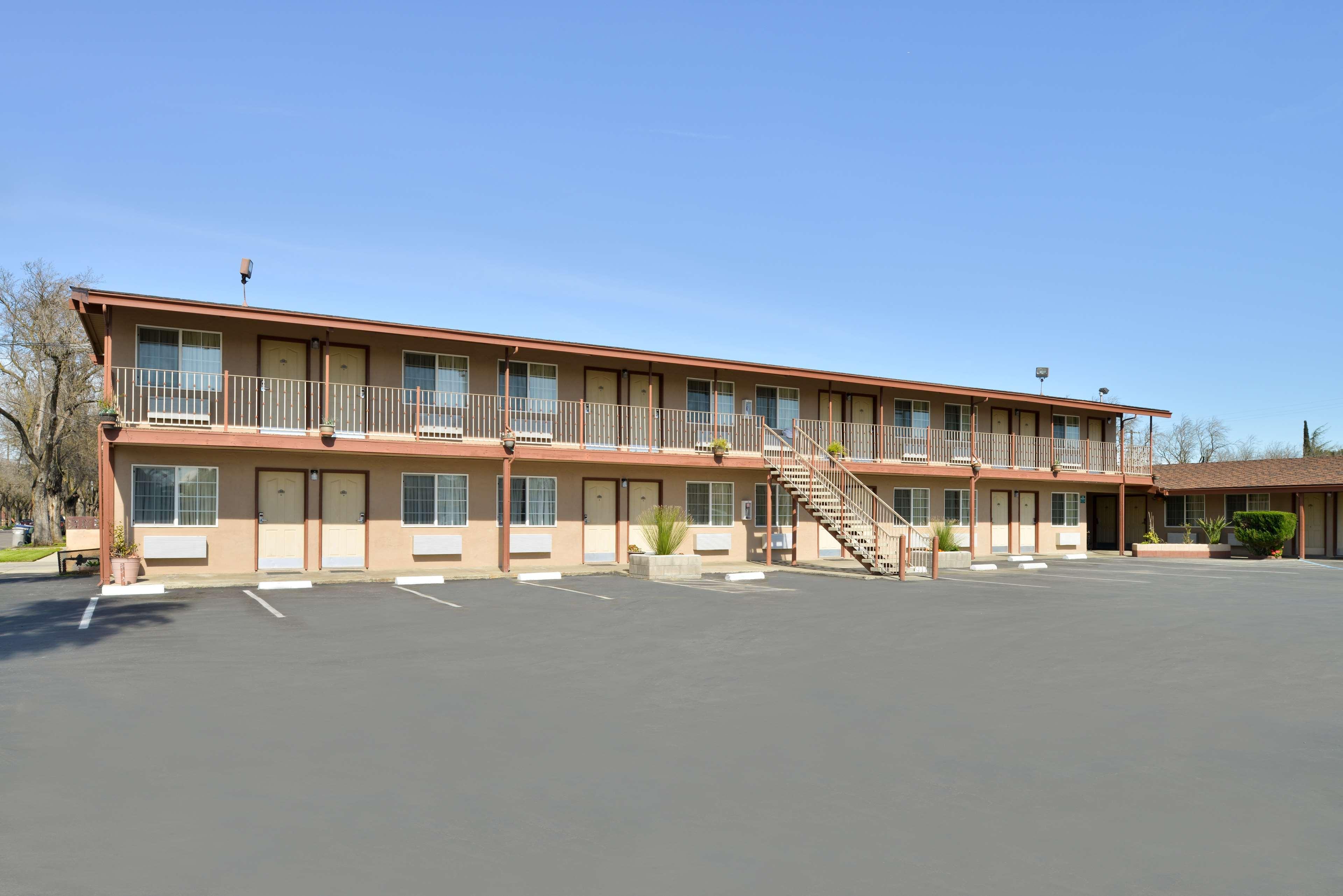 Americas Best Value Inn Лос Баньос Екстериор снимка