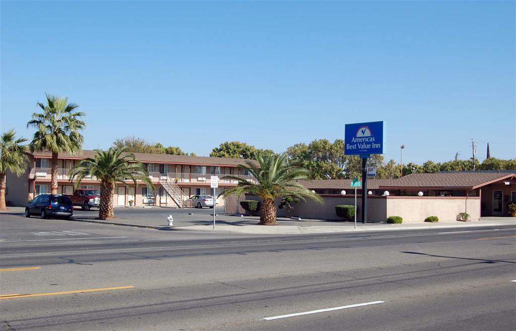 Americas Best Value Inn Лос Баньос Екстериор снимка